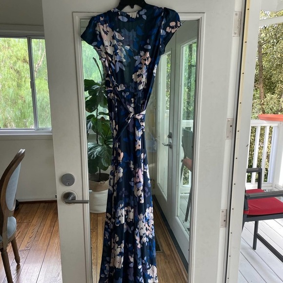 VICI Hilsdale Maxi floral Wrap Dress Size S NWOT - Picture 7 of 11
